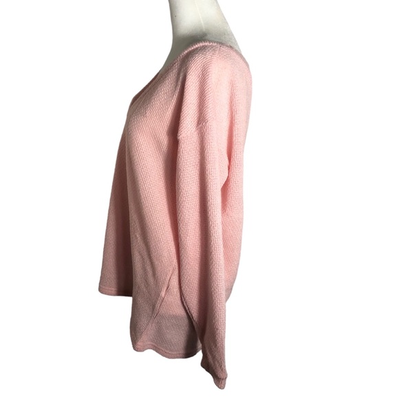 Pink v-neck lightweight sweater. Sz Medium. New with tags - Picture 2 of 7